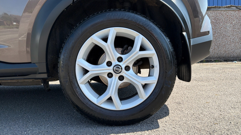 Nissan Juke 1.0 DiG-T 114 N-Connecta 5dr DCT Petrol Hatchback